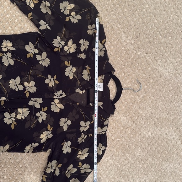 cabi NWOT Cosmo Blouse, Ivory Flower, SMALL, Fall 21 - Picture 5 of 5